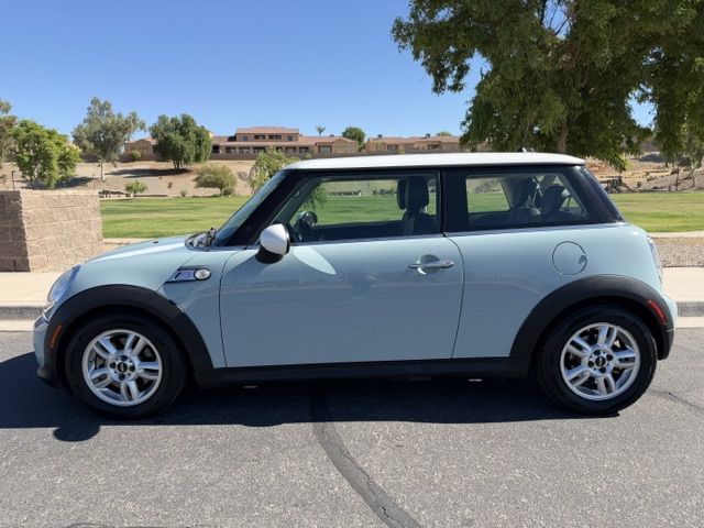 Used 2012 MINI Cooper Hardtop FWD image 2