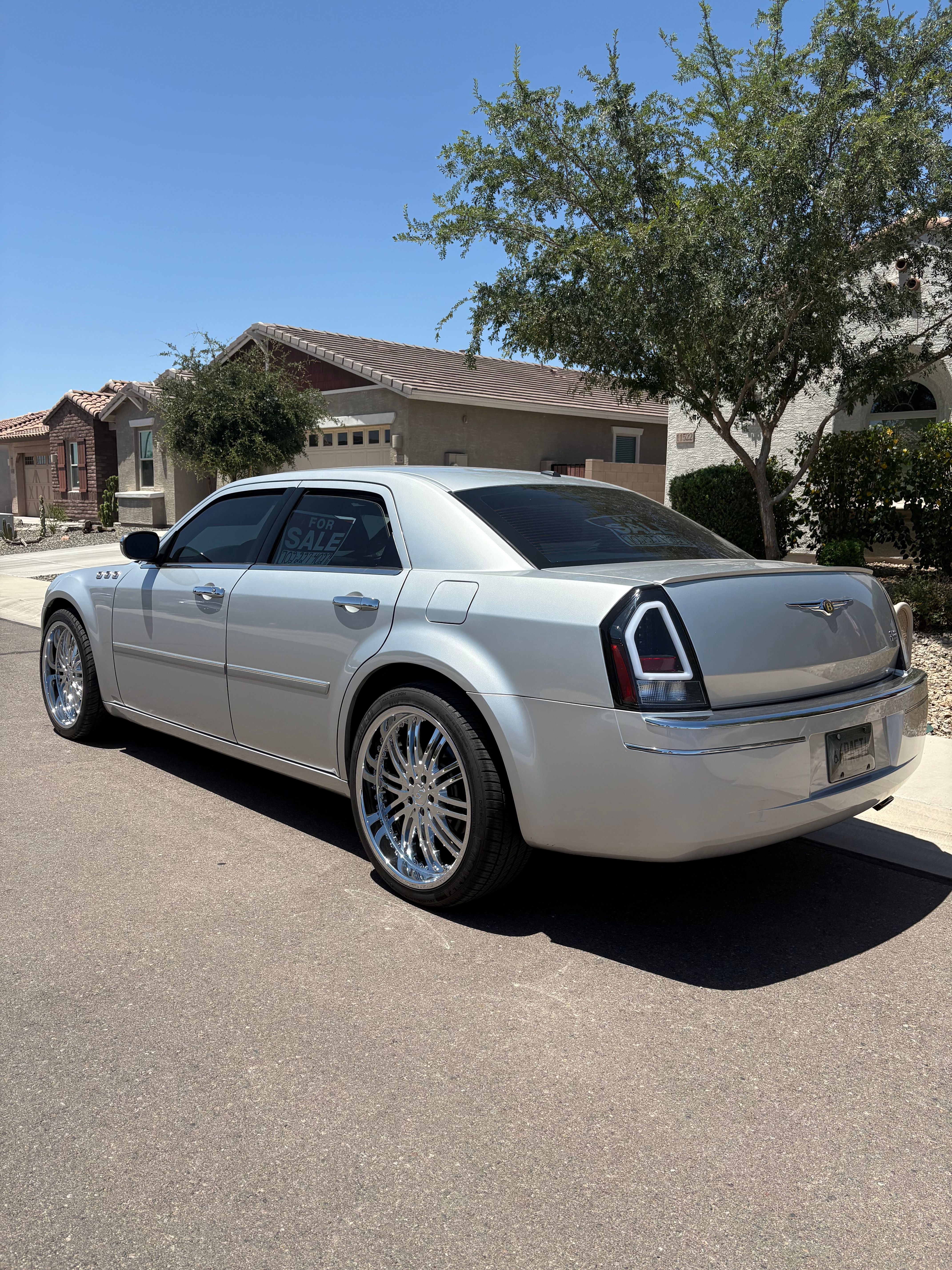 Used 2007 Chrysler 300 Touring L RWD image 12