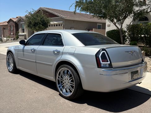 Used 2007 Chrysler 300 Touring L RWD image 13