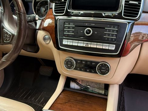 Used 2017 Mercedes-Benz GLS 550 4MATIC image 14