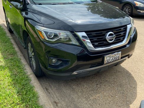 Used 2017 Nissan Pathfinder SL image 1