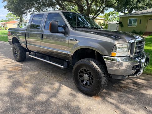 Used 2004 Ford F250 Lariat AWD/4WD image 4