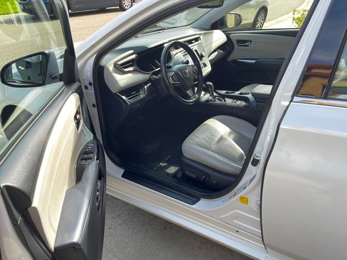 Used 2015 Toyota Avalon XLE Premium image 5