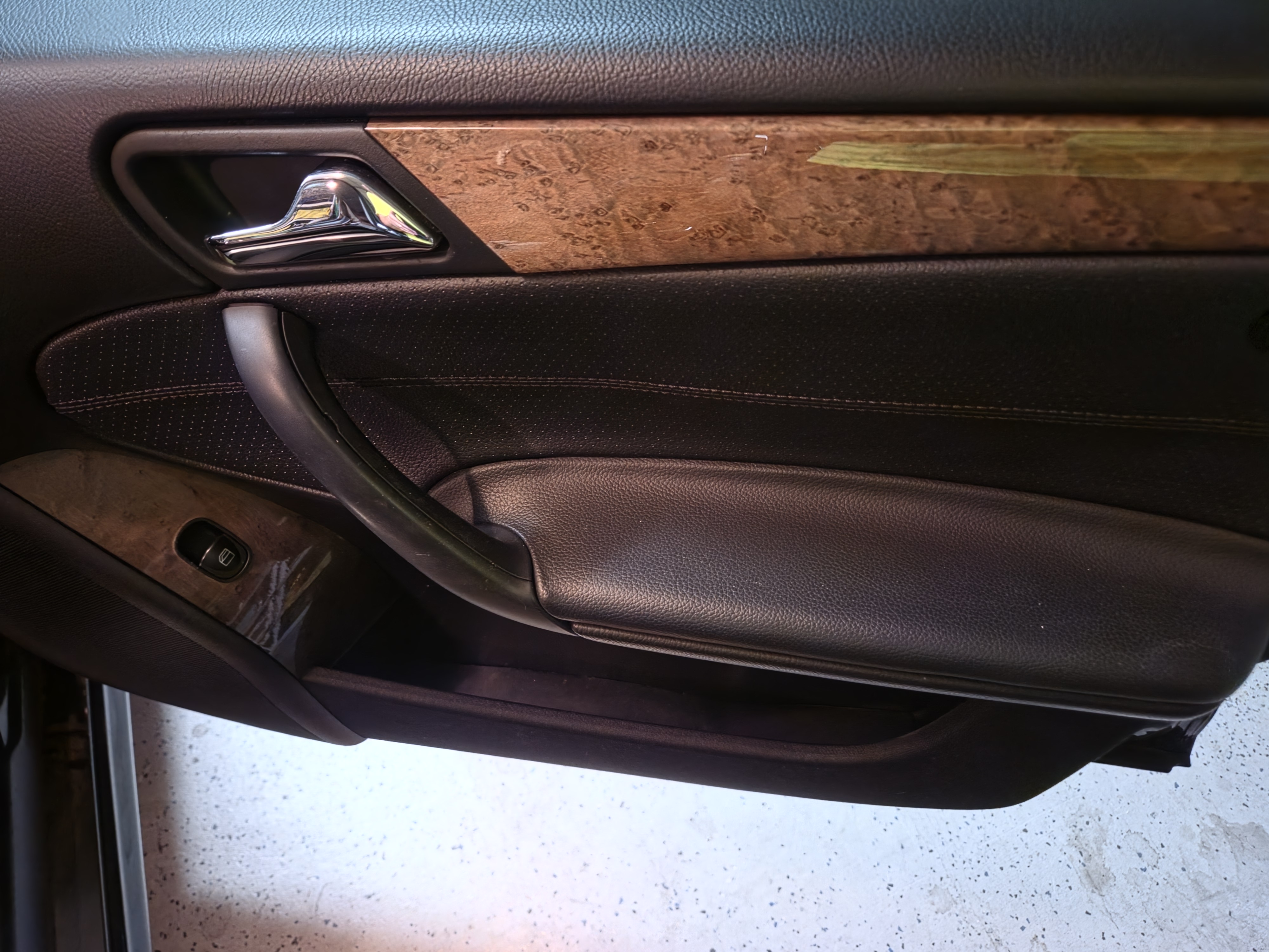 Used 2007 Mercedes-Benz C 230 Sedan image 25
