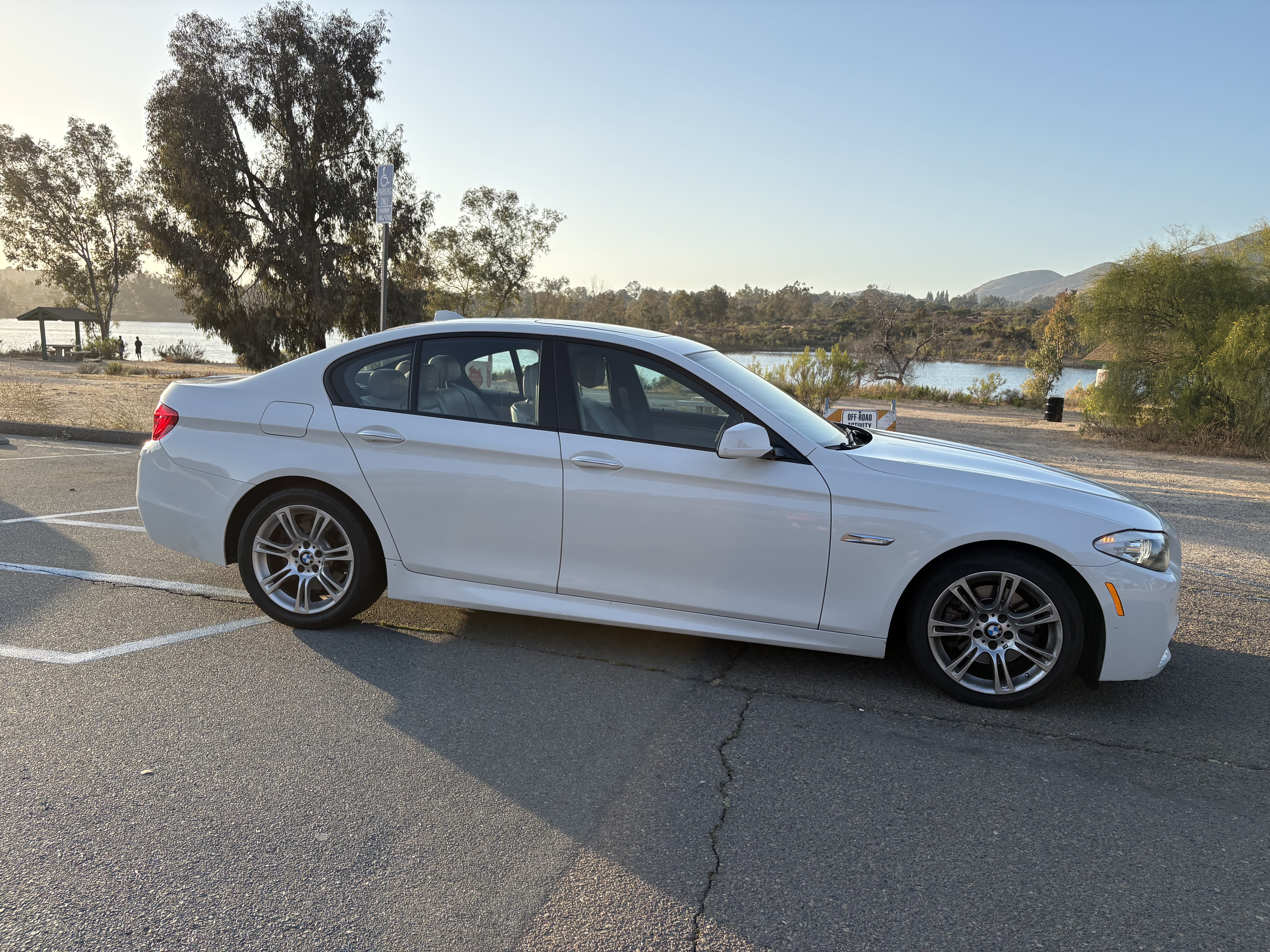 Used 2013 BMW 528i Sedan RWD image 4