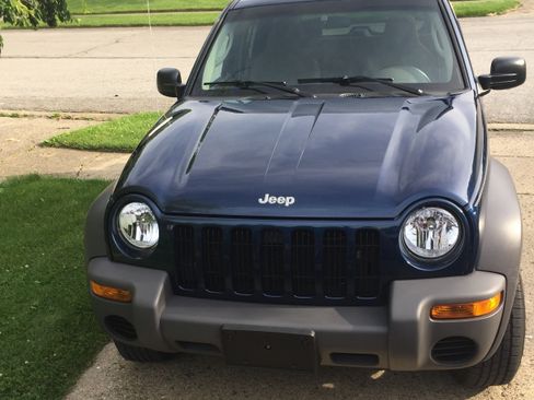 Used 2004 Jeep Liberty Sport w/ PWR Convenience Group image 2