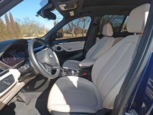 Used 2022 BMW X1 sDrive28i w/ Convenience Package image 11