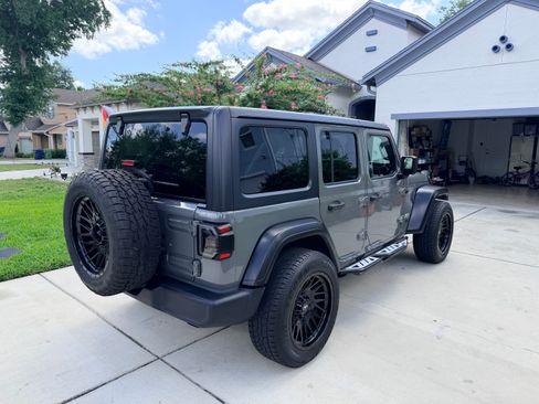 Used 2019 Jeep Wrangler Unlimited Sport S image 5