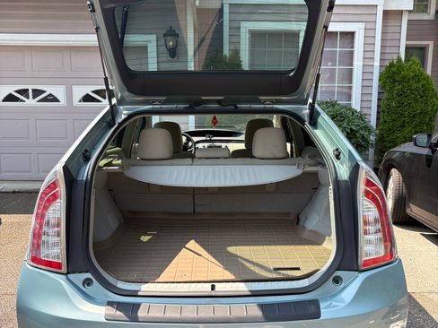 Used 2015 Toyota Prius Two FWD image 17