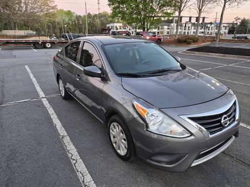 Used 2019 Nissan Versa S Plus image 1