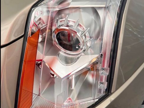 Used 2015 Cadillac SRX Luxury w/ Driver Awareness Package FWD image 8