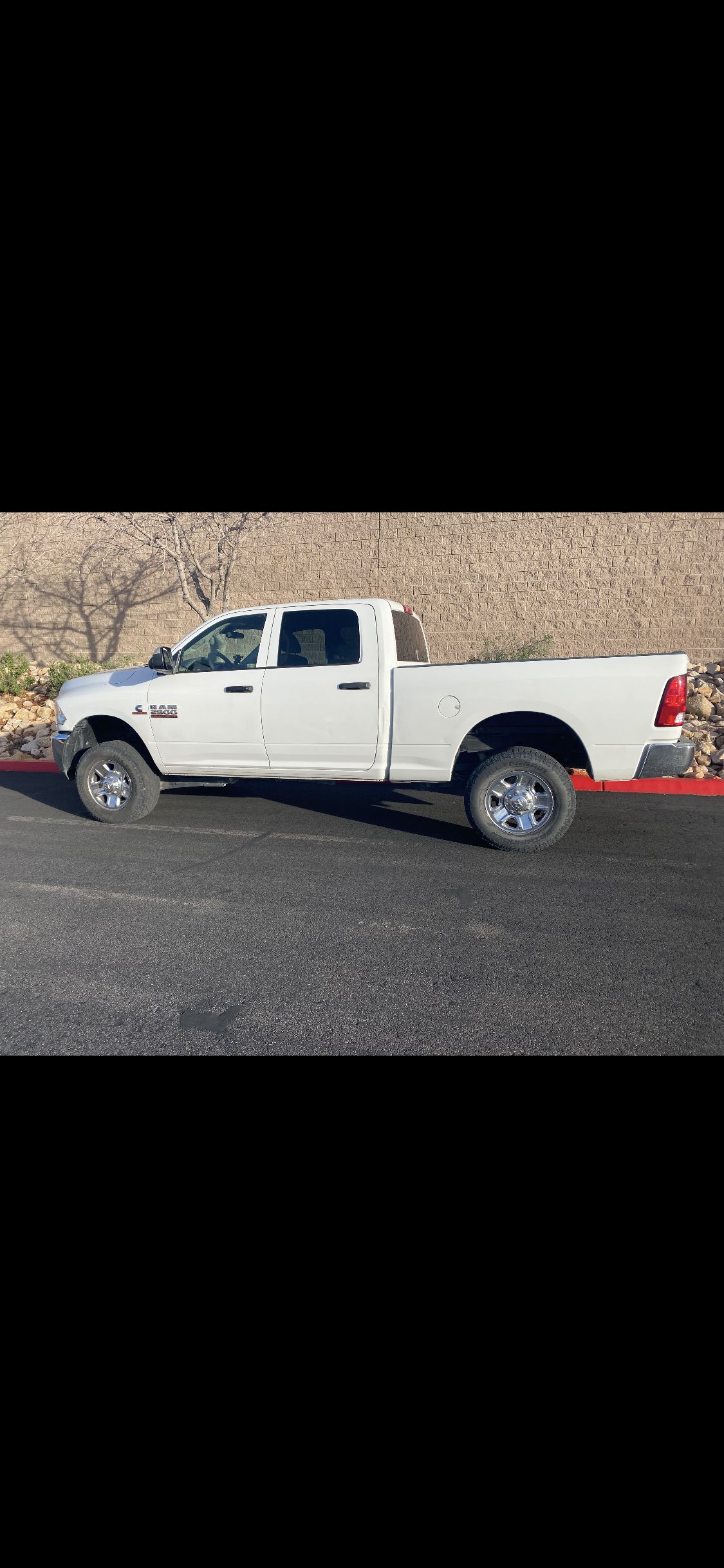Used 2018 RAM 2500 Tradesman w/ Chrome Appearance Group AWD/4WD image 5