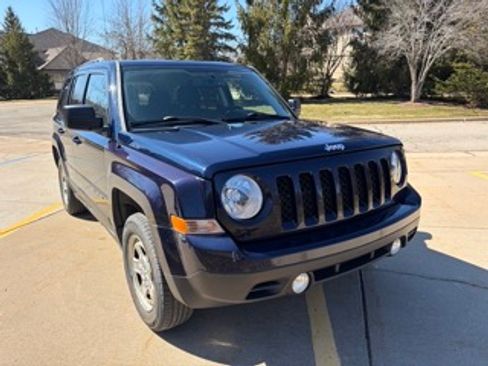 Used 2016 Jeep Patriot Sport w/ Power Value Group image 11