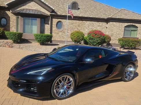 Used 2025 Chevrolet Corvette Z06 image 7