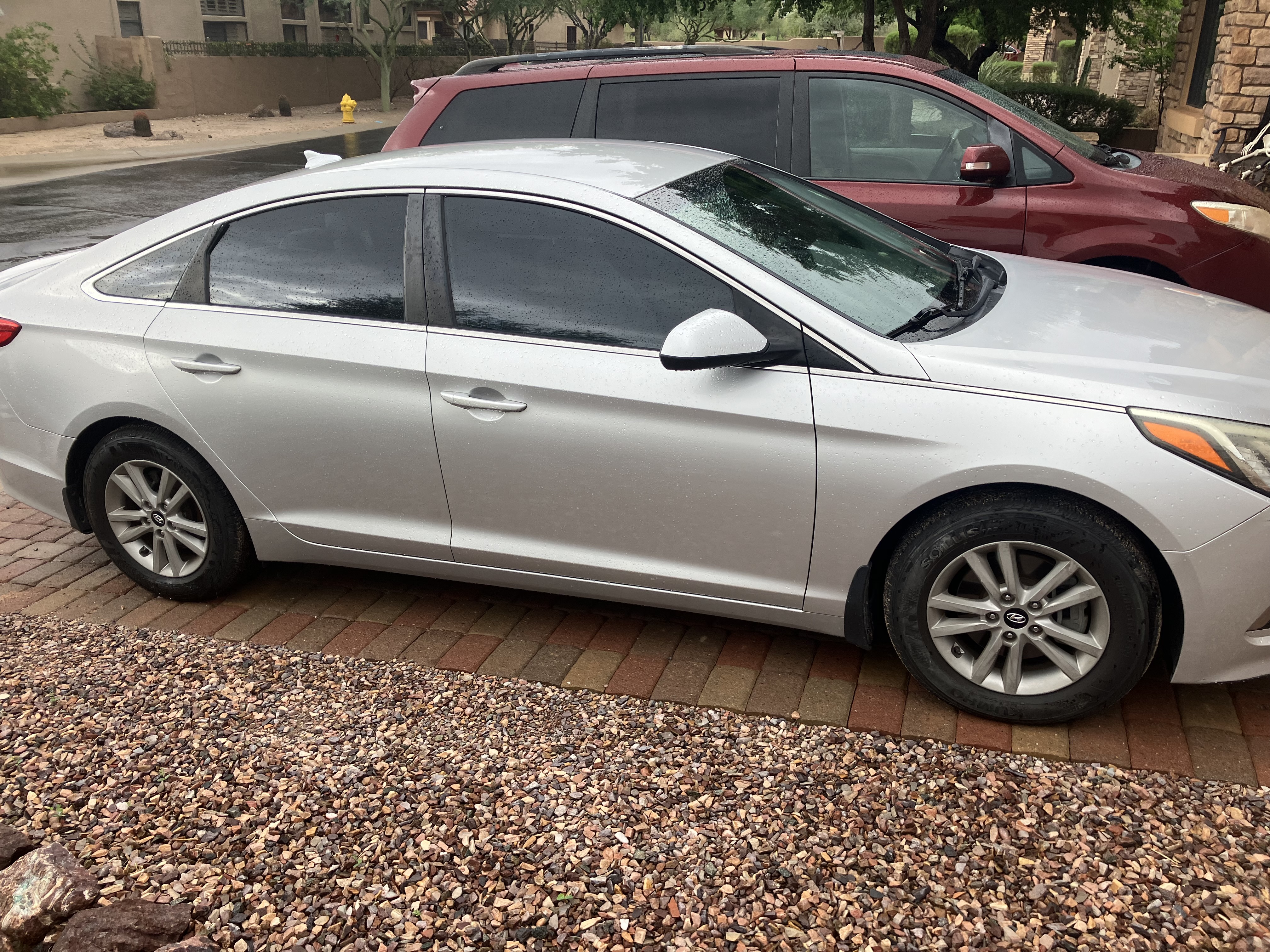Used 2015 Hyundai Sonata SE w/ Option Group 09 FWD image 2