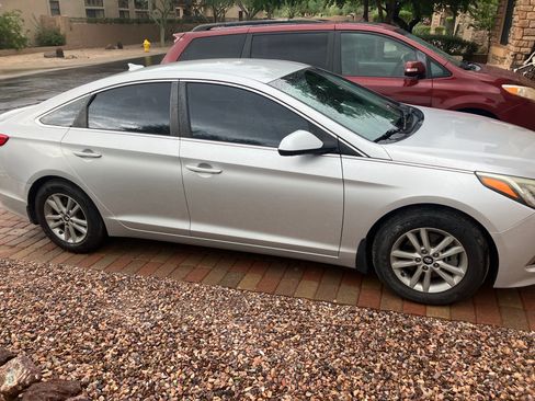 Used 2015 Hyundai Sonata SE w/ Option Group 09 image 2