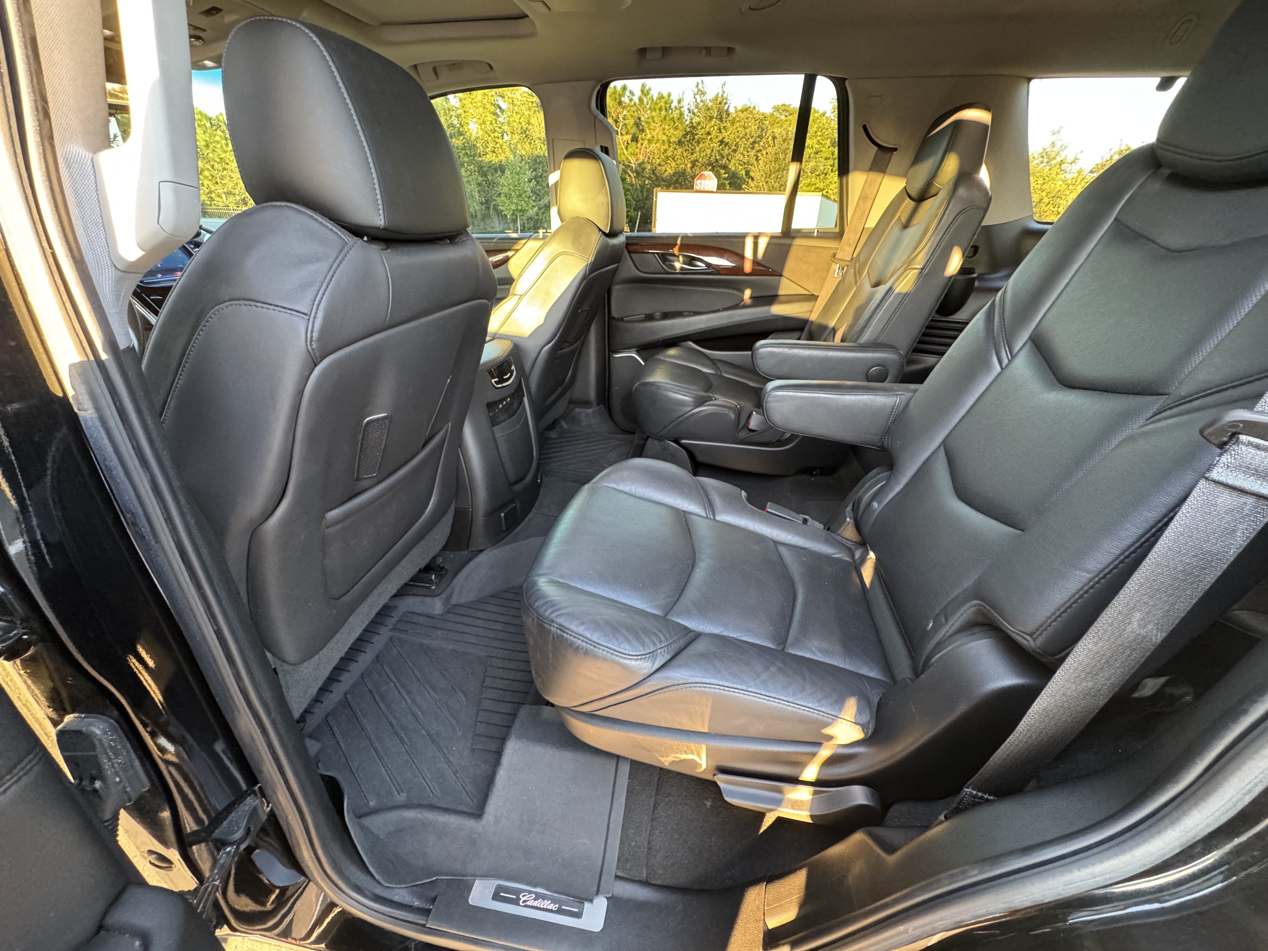 Used 2019 Cadillac Escalade Luxury RWD image 13