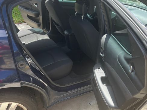Used 2013 Dodge Avenger SE FWD image 14