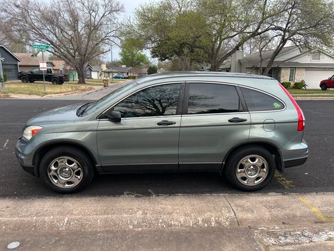 Used 2010 Honda CR-V LX image 2