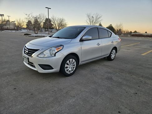 Used 2019 Nissan Versa SV image 1