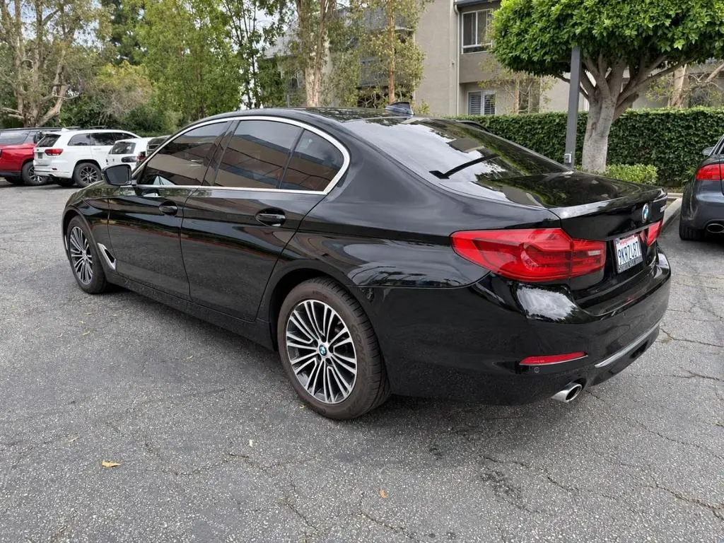 Used 2020 BMW 530i w/ Luxury Package RWD image 6