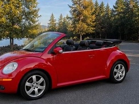 Used 2007 Volkswagen Beetle Convertible w/ Package 2 FWD image 5