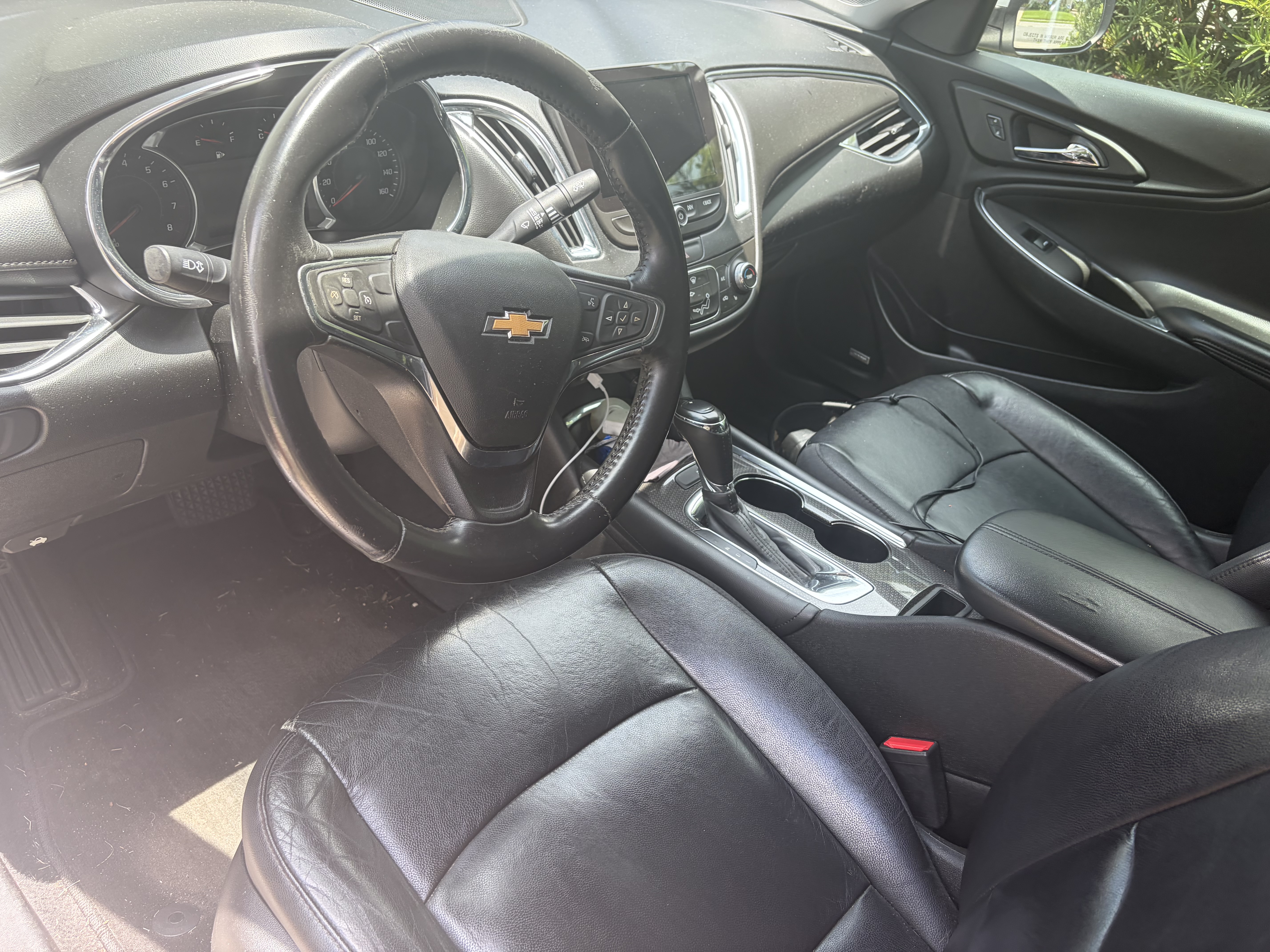 Used 2017 Chevrolet Malibu LT w/ Leather Package FWD image 8