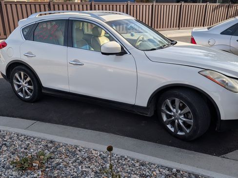 Used 2010 INFINITI EX35 Journey image 4