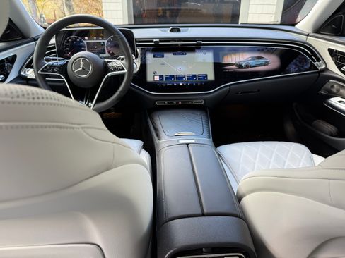 Used 2024 Mercedes-Benz E 450 4MATIC Sedan image 11