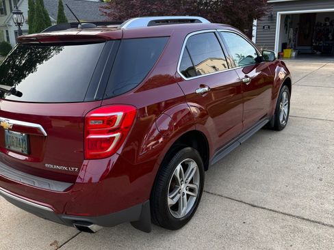 Used 2016 Chevrolet Equinox LTZ w/ Enhanced Convenience Package AWD/4WD image 5