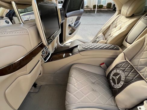Used 2017 Mercedes-Benz S 550 4MATIC Sedan image 11