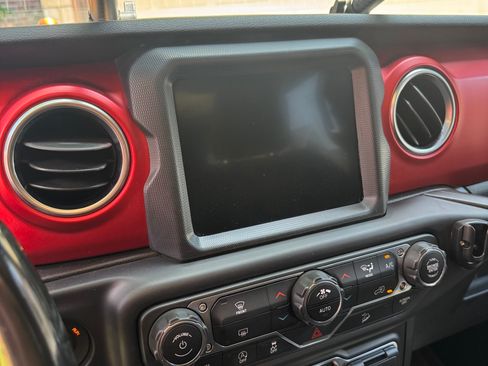 Used 2019 Jeep Wrangler Unlimited Rubicon AWD/4WD image 10