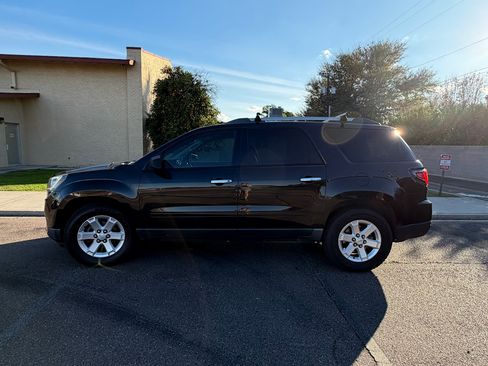 Used 2013 GMC Acadia SLE image 1