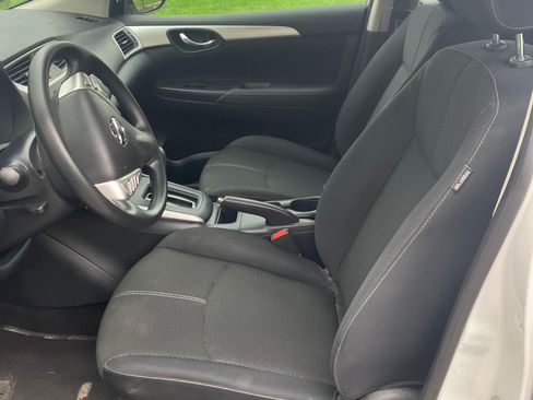 Used 2016 Nissan Sentra S image 6