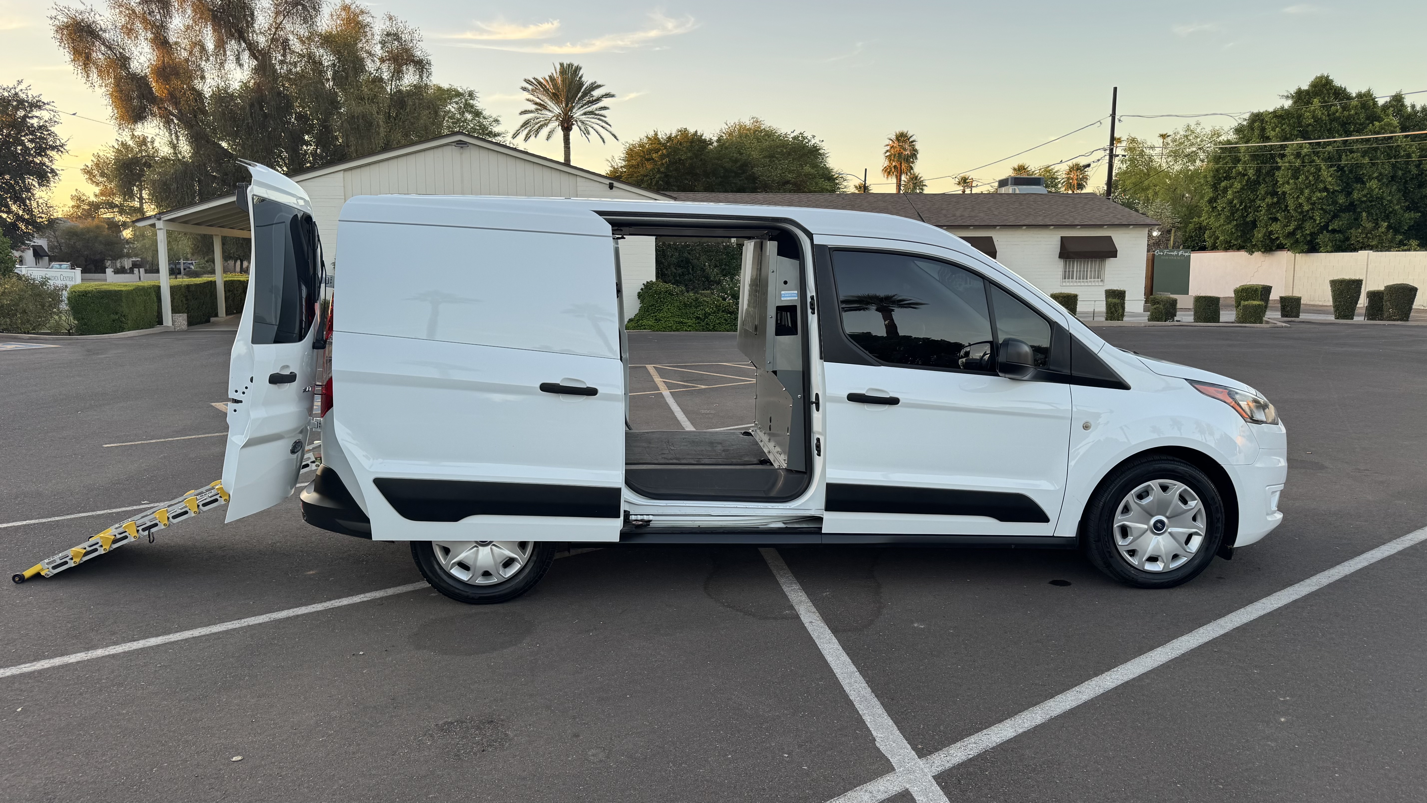 Used 2020 Ford Transit Connect XLT FWD image 10