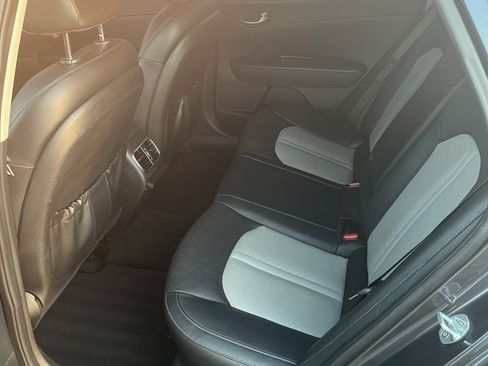 Used 2019 Kia Optima EX image 17