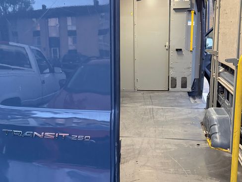 Used 2019 Ford Transit 250 148 High Roof Extended RWD image 12