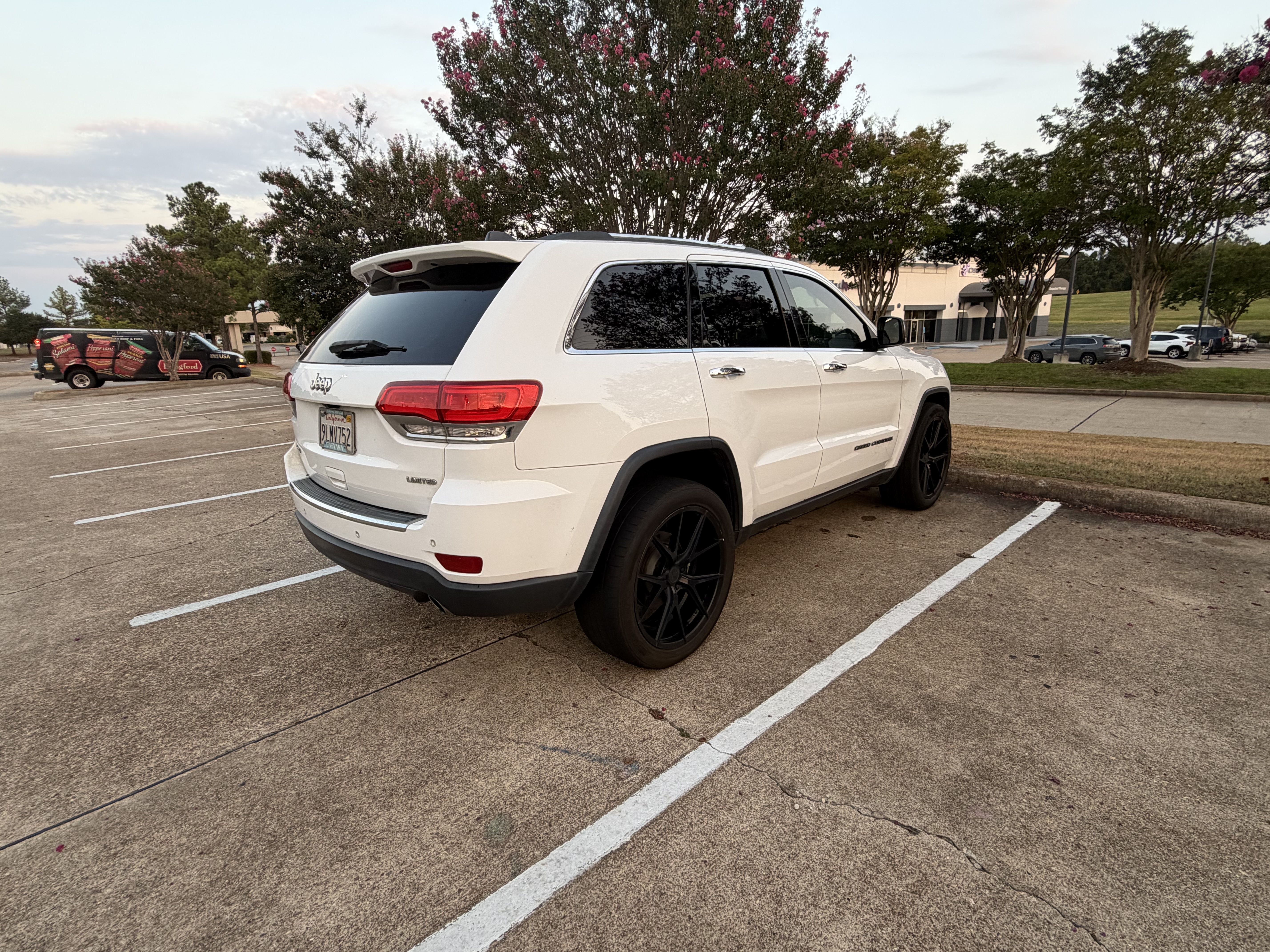 Used 2018 Jeep Grand Cherokee Limited AWD/4WD image 6