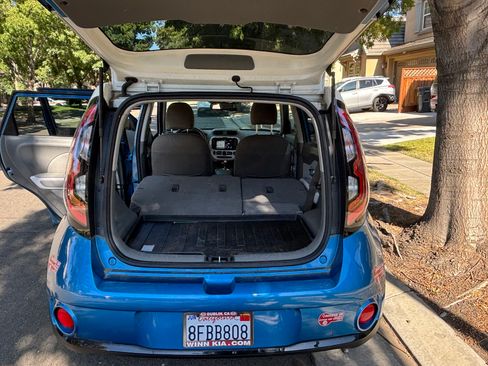 Used 2018 Kia Soul EV image 10