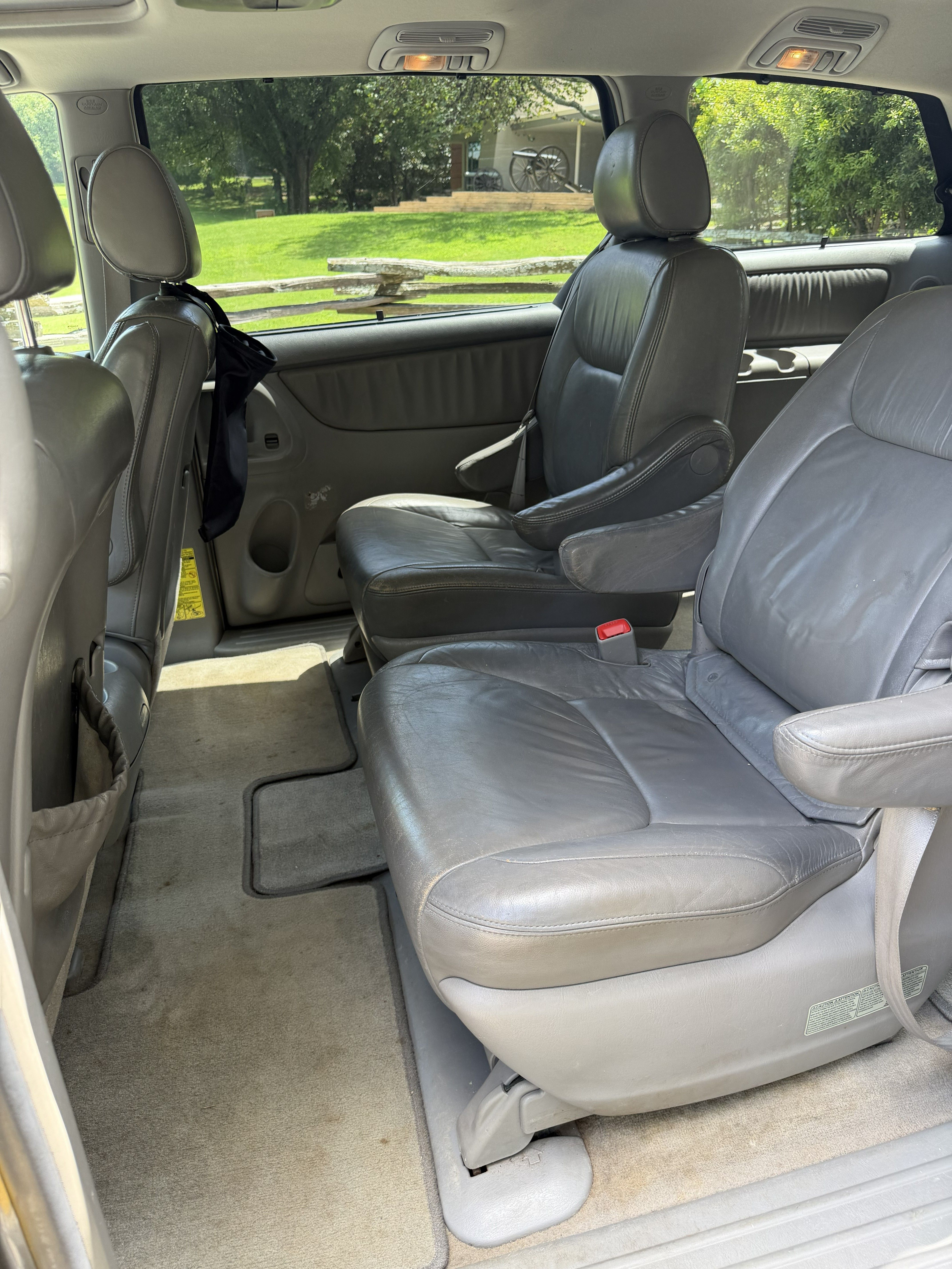 Used 2005 Toyota Sienna XLE Limited w/ XLE Limited Pkg 2 AWD/4WD image 10