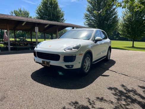 Used 2015 Porsche Cayenne Diesel image 4