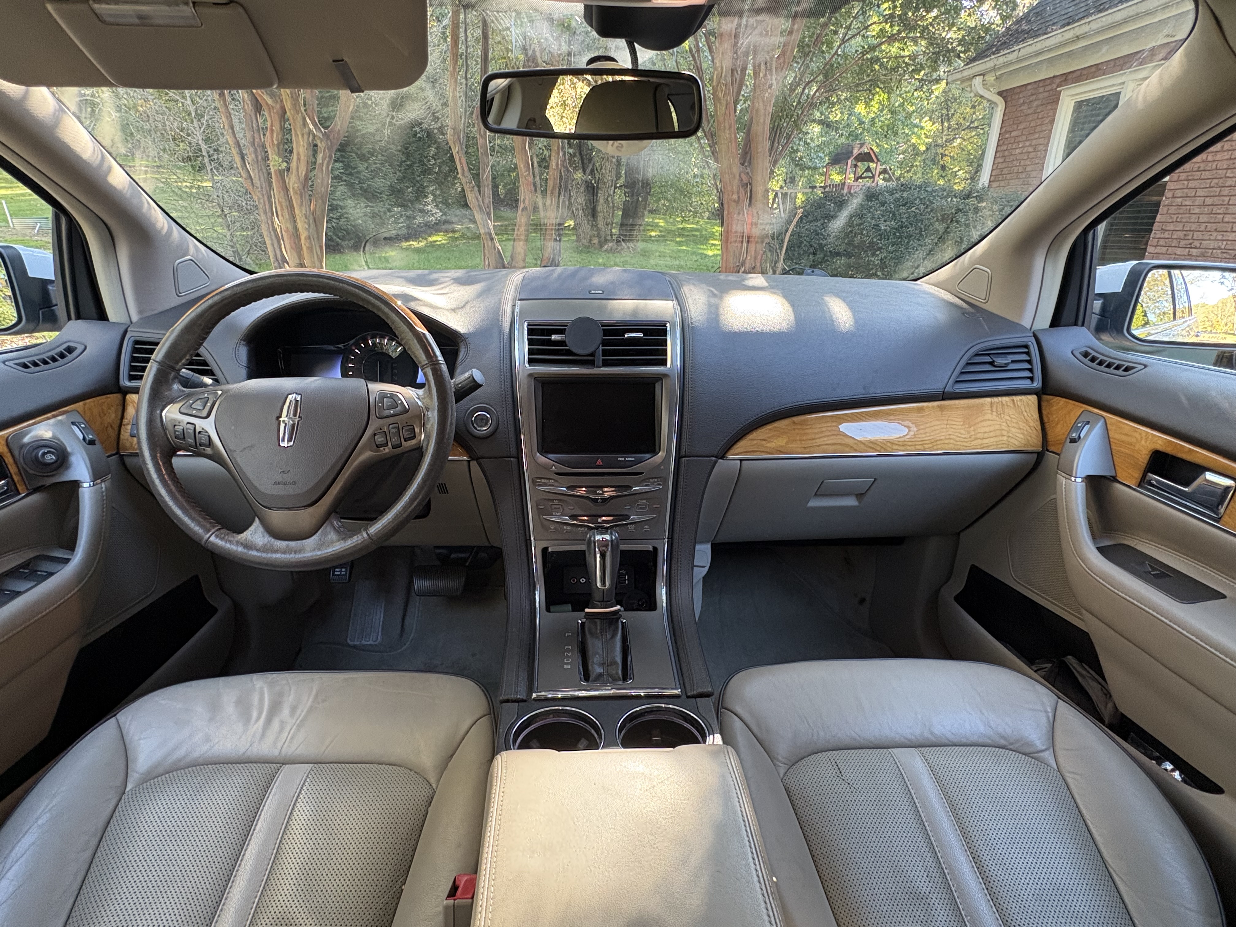 Used 2015 Lincoln MKX FWD w/ Equipment Group 102A image 13