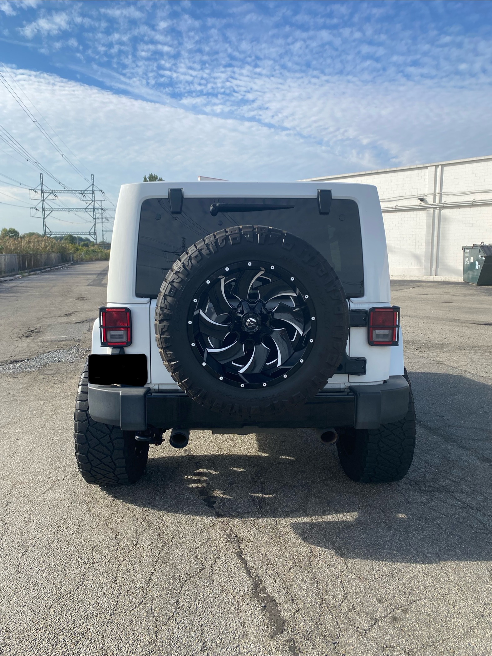 Used 2017 Jeep Wrangler Unlimited Sahara AWD/4WD image 8