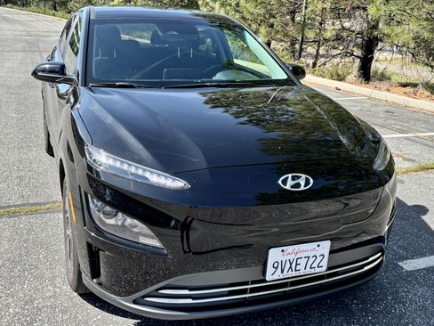 Used 2023 Hyundai Kona SEL w/ Cargo Package image 6