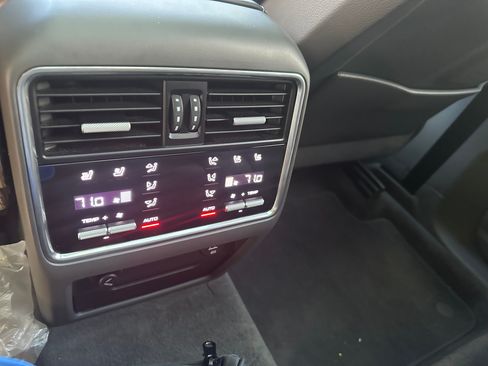 Used 2019 Porsche Cayenne S AWD/4WD image 12