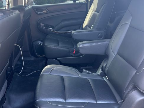 Used 2018 Chevrolet Suburban LT image 10