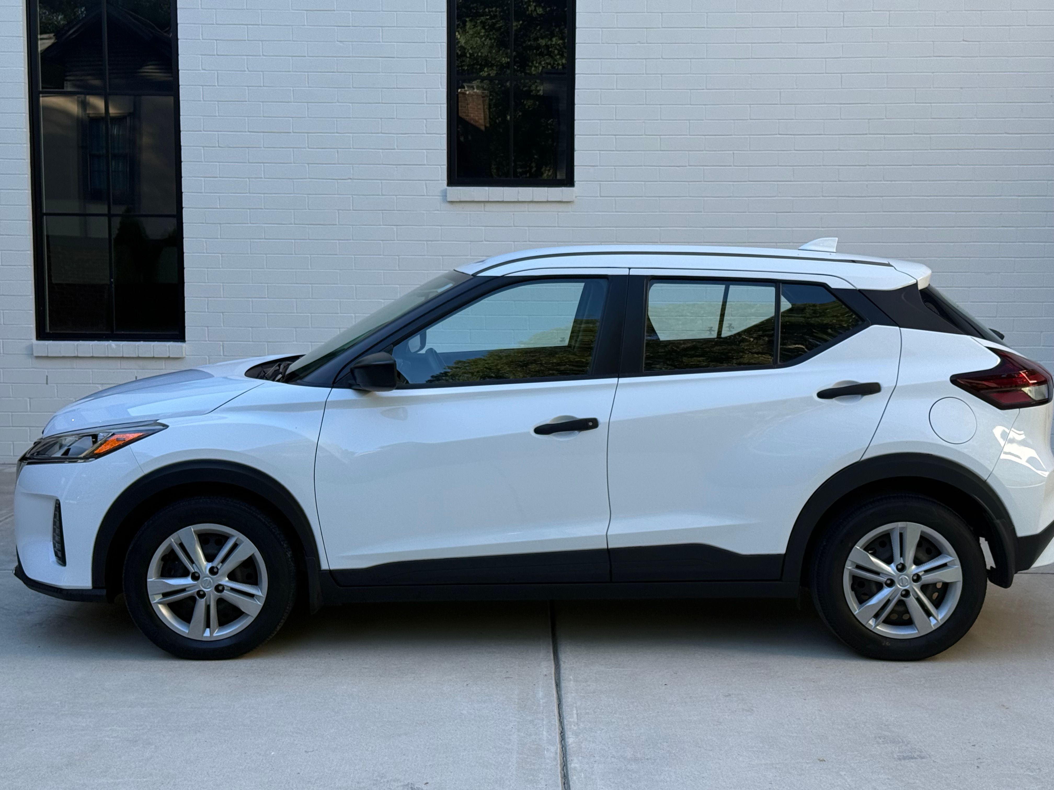 Used 2021 Nissan Kicks S FWD image 8