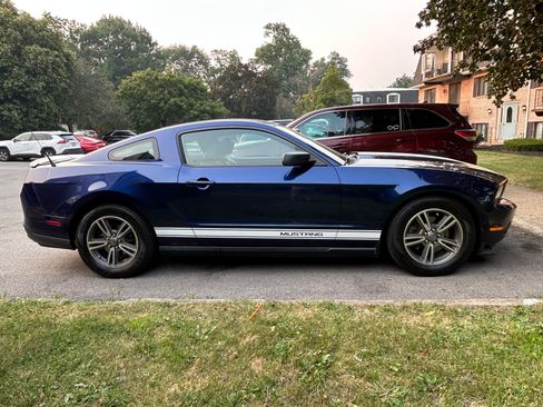 Used 2012 Ford Mustang Premium RWD image 17