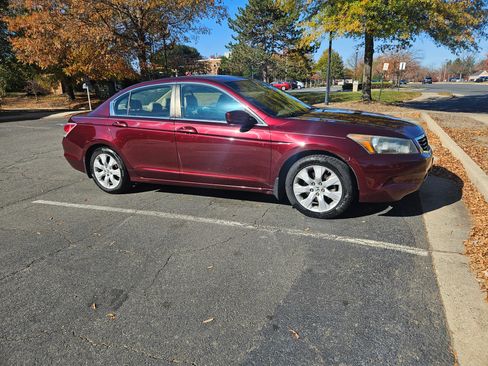 Used 2010 Honda Accord EX-L image 2