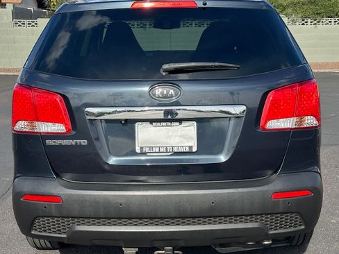 Used 2012 Kia Sorento LX w/ Convenience Pkg image 8